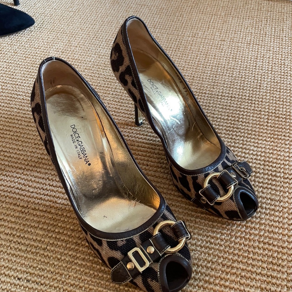 Dolce leopard heel